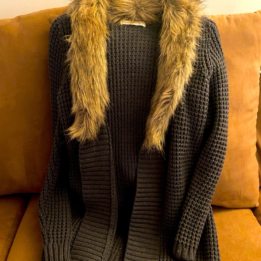 Grey sweater with faux fur collar